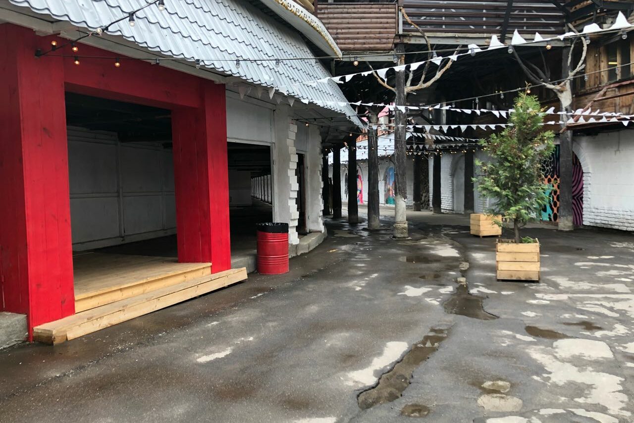 Арендовать VERNISSAGE Уличная зона для масштабных событий