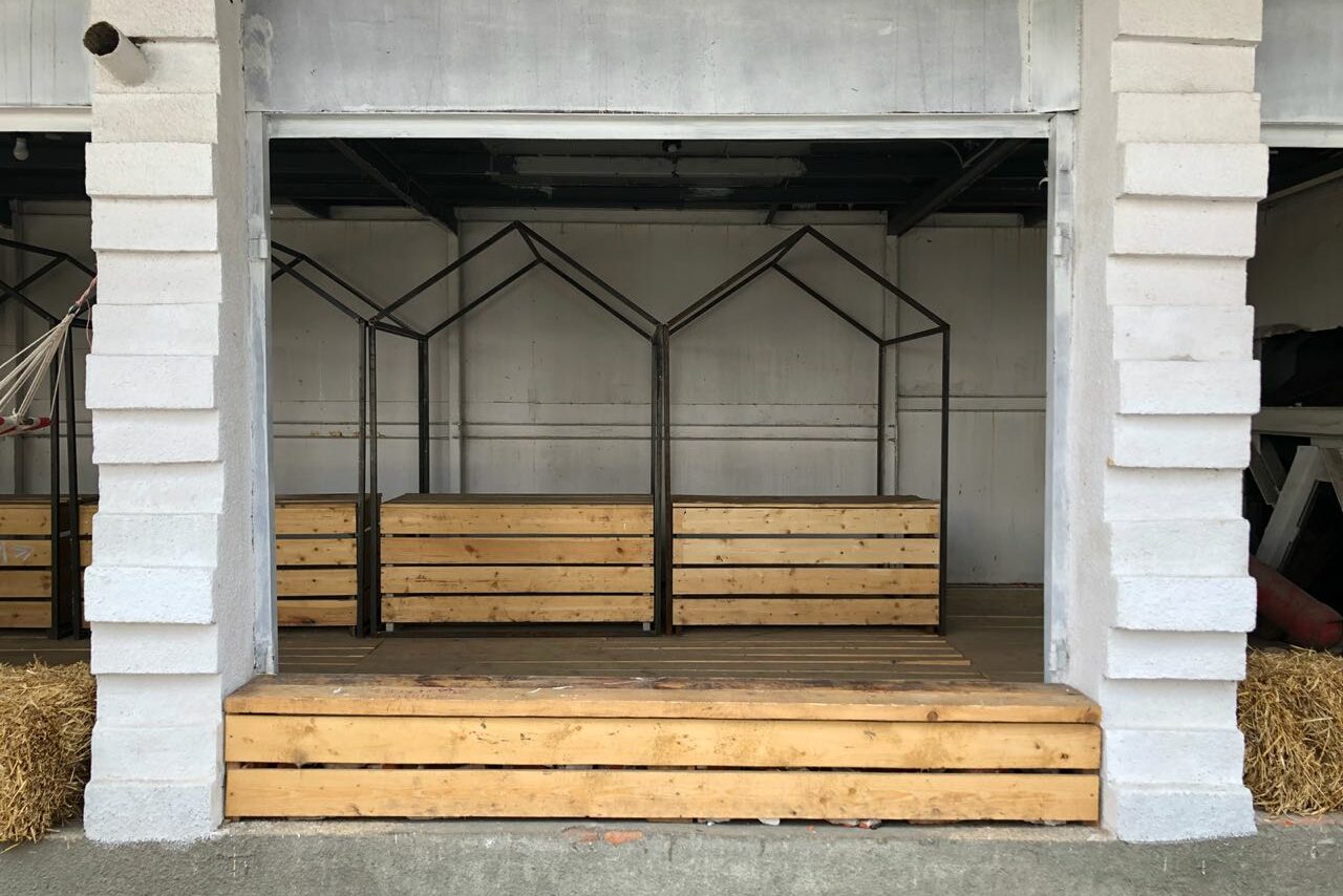 Арендовать VERNISSAGE Уличная зона для масштабных событий