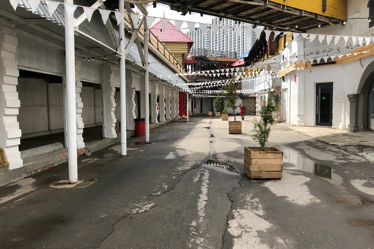 Арендовать VERNISSAGE Уличная зона для масштабных событий