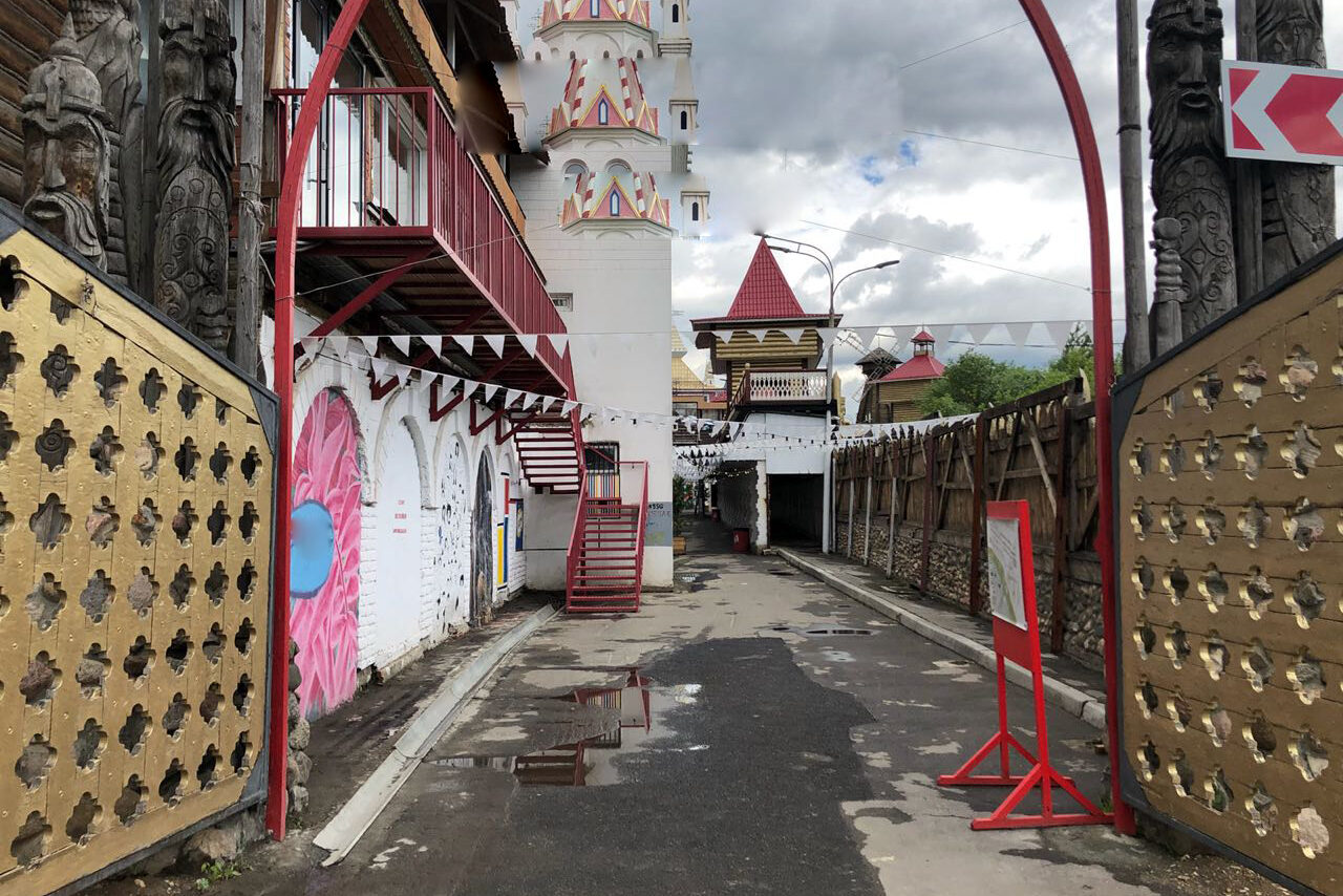 Арендовать VERNISSAGE Уличная зона для масштабных событий