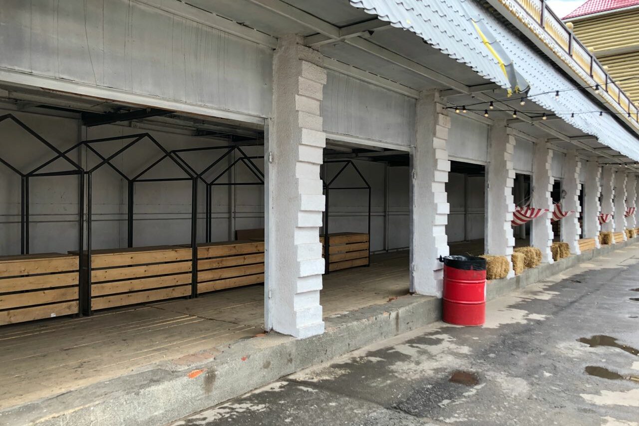 Арендовать VERNISSAGE Уличная зона для масштабных событий