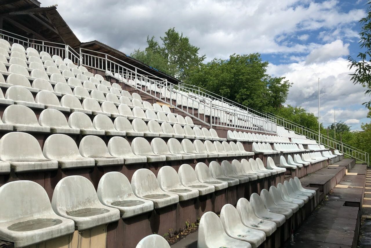 Арендовать VERNISSAGE Сцена на воде с трибунами
