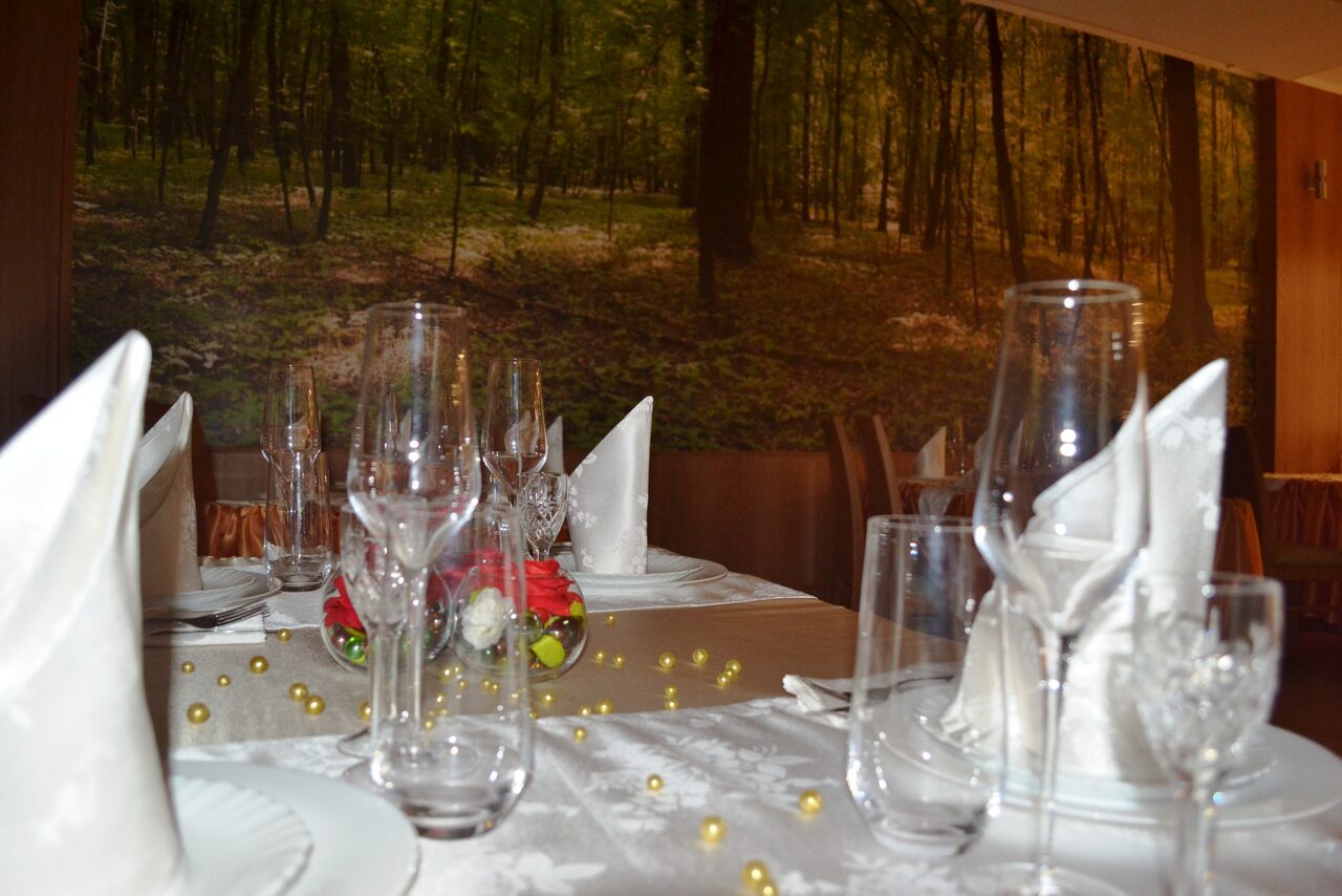 Арендовать Уютное кафе под закрытие для праздника