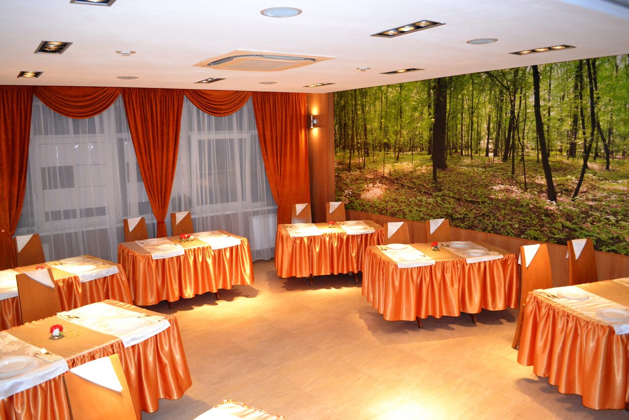 Арендовать Уютное кафе под закрытие для праздника