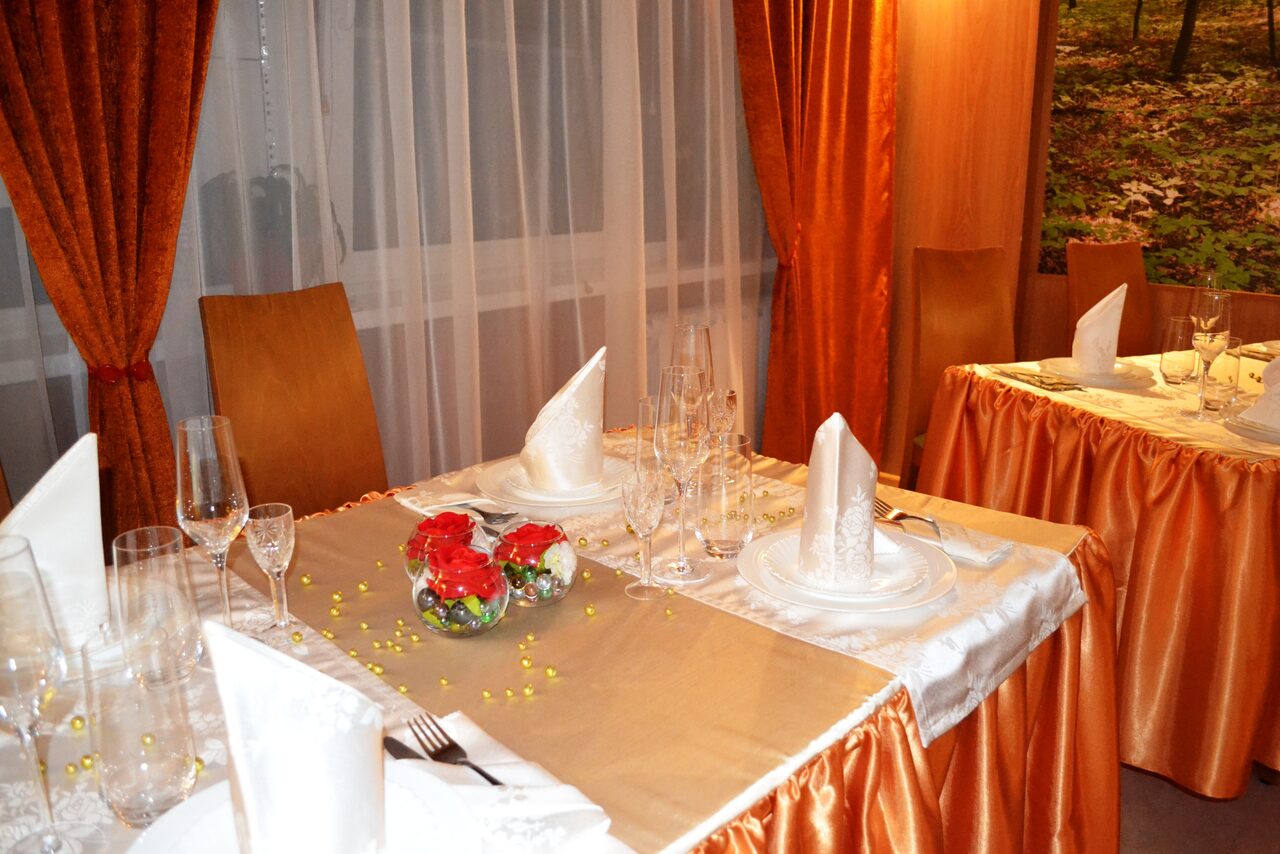 Арендовать Уютное кафе под закрытие для праздника