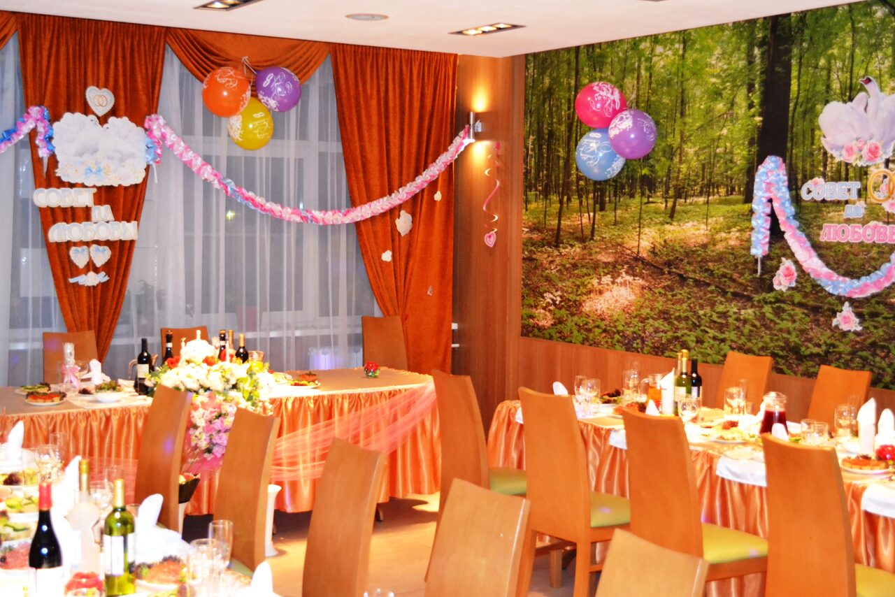 Арендовать Уютное кафе под закрытие для праздника