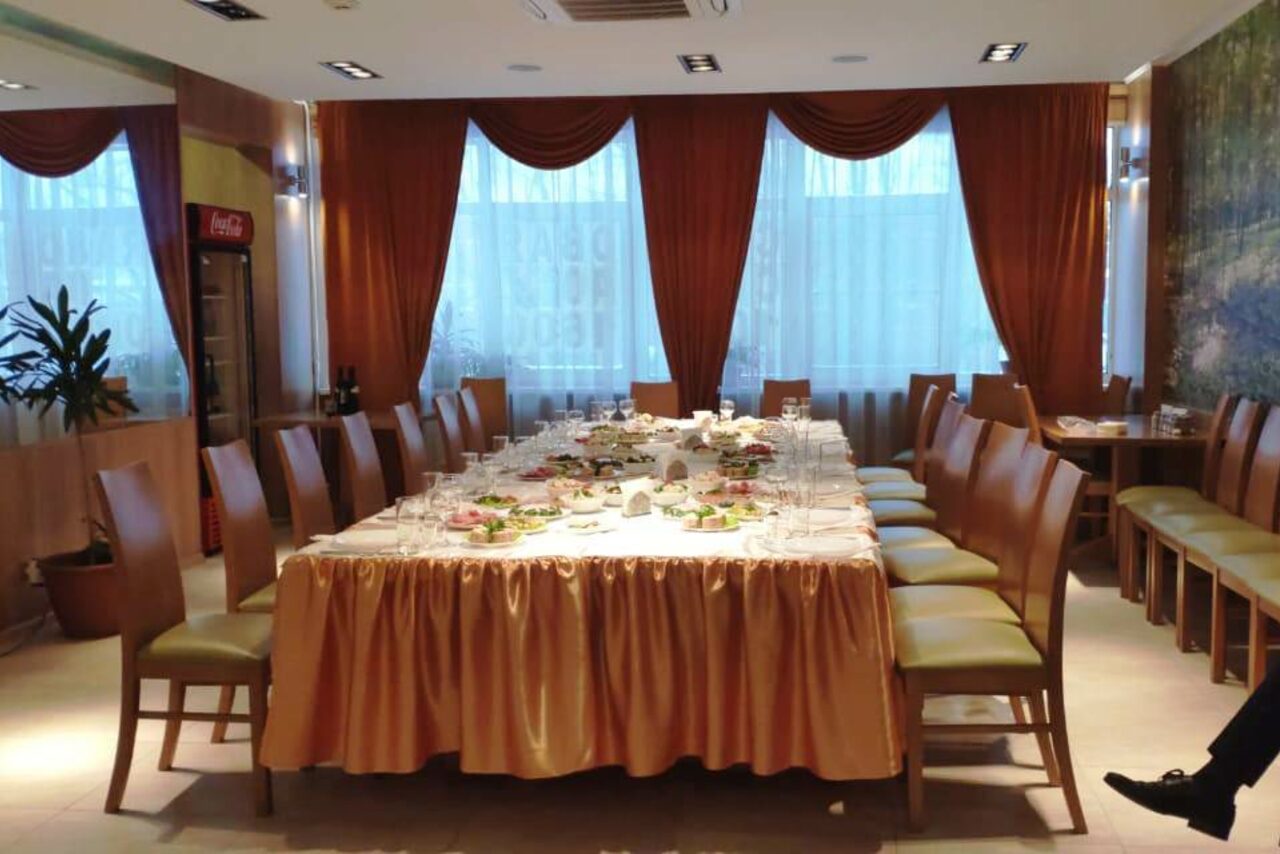 Арендовать Уютное кафе под закрытие для праздника