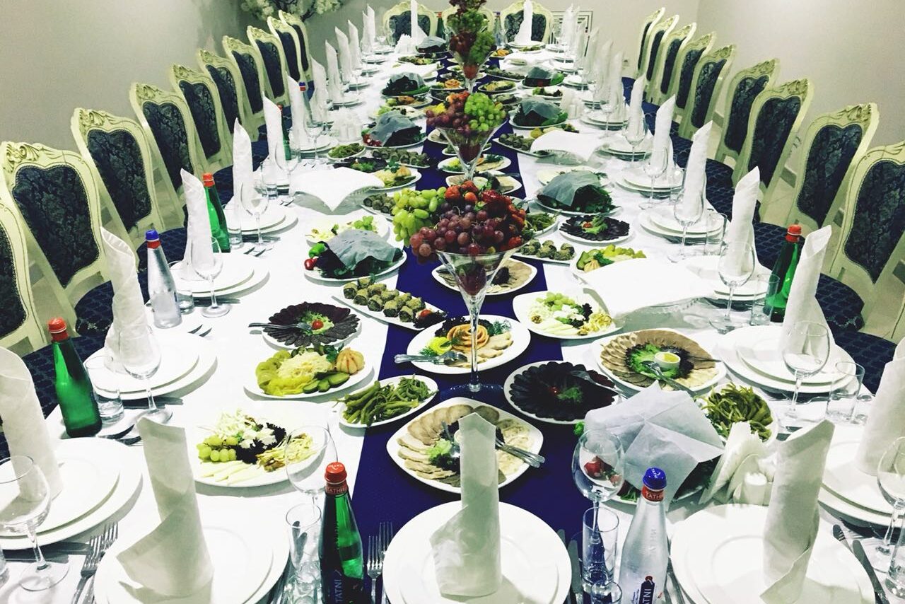 Арендовать Ресторан Asaki. Светлый банкетный зал