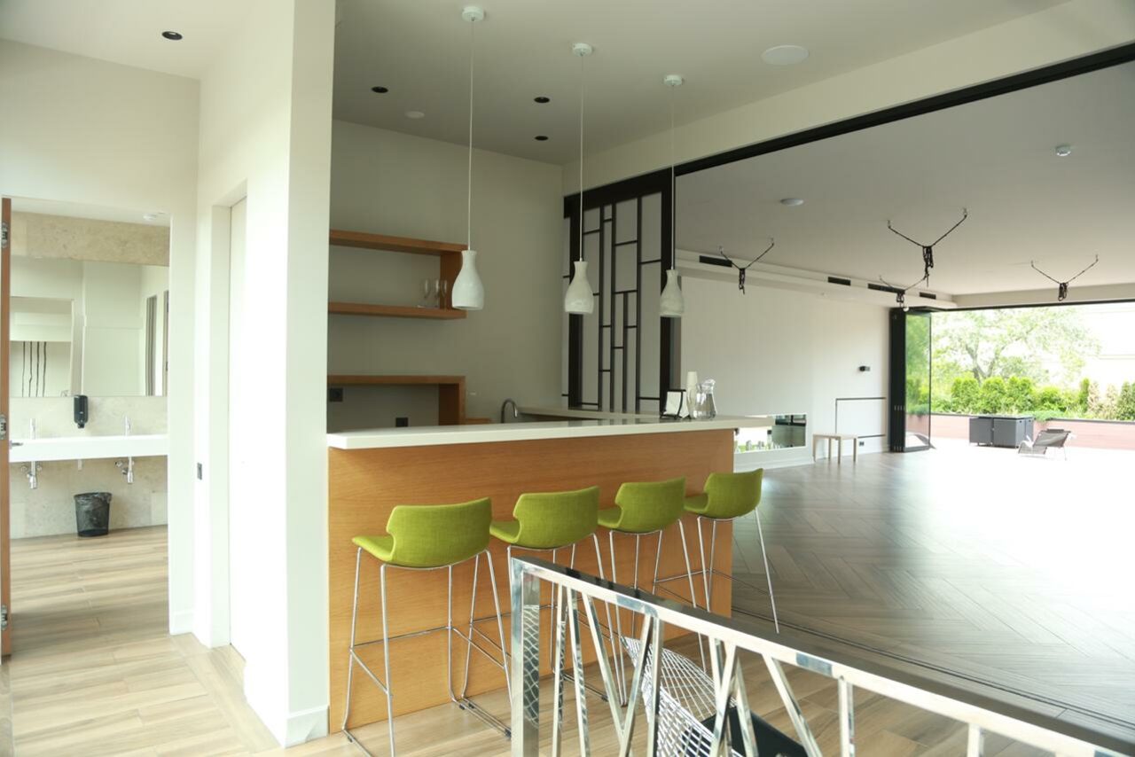 Арендовать Школа танцев ШТЕП Просторный зал для тренировок