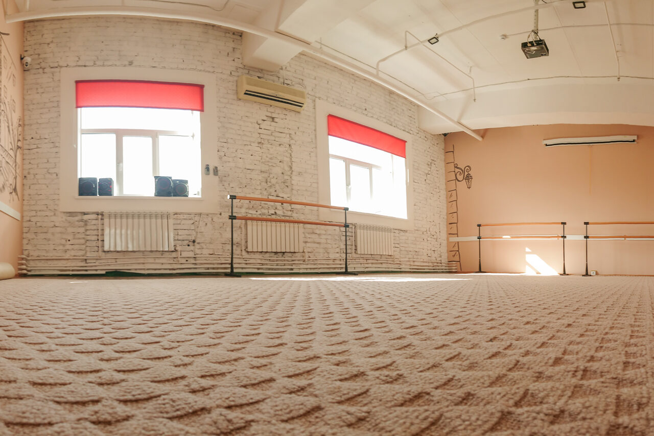 Арендовать Зал с подсветкой для репетиций и тренингов