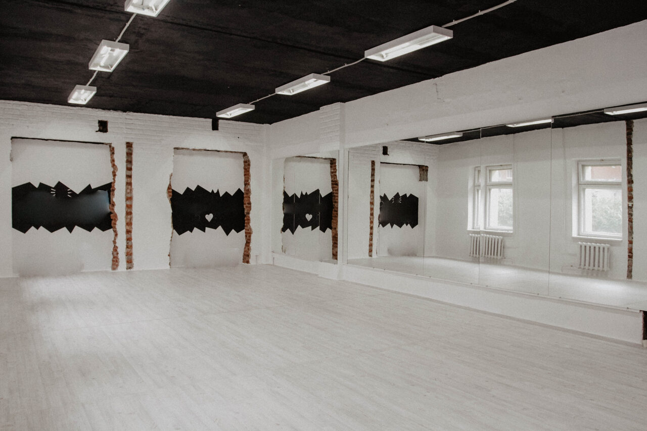 Арендовать Светлый зал в стиле лофт для репетиций и фотосессий