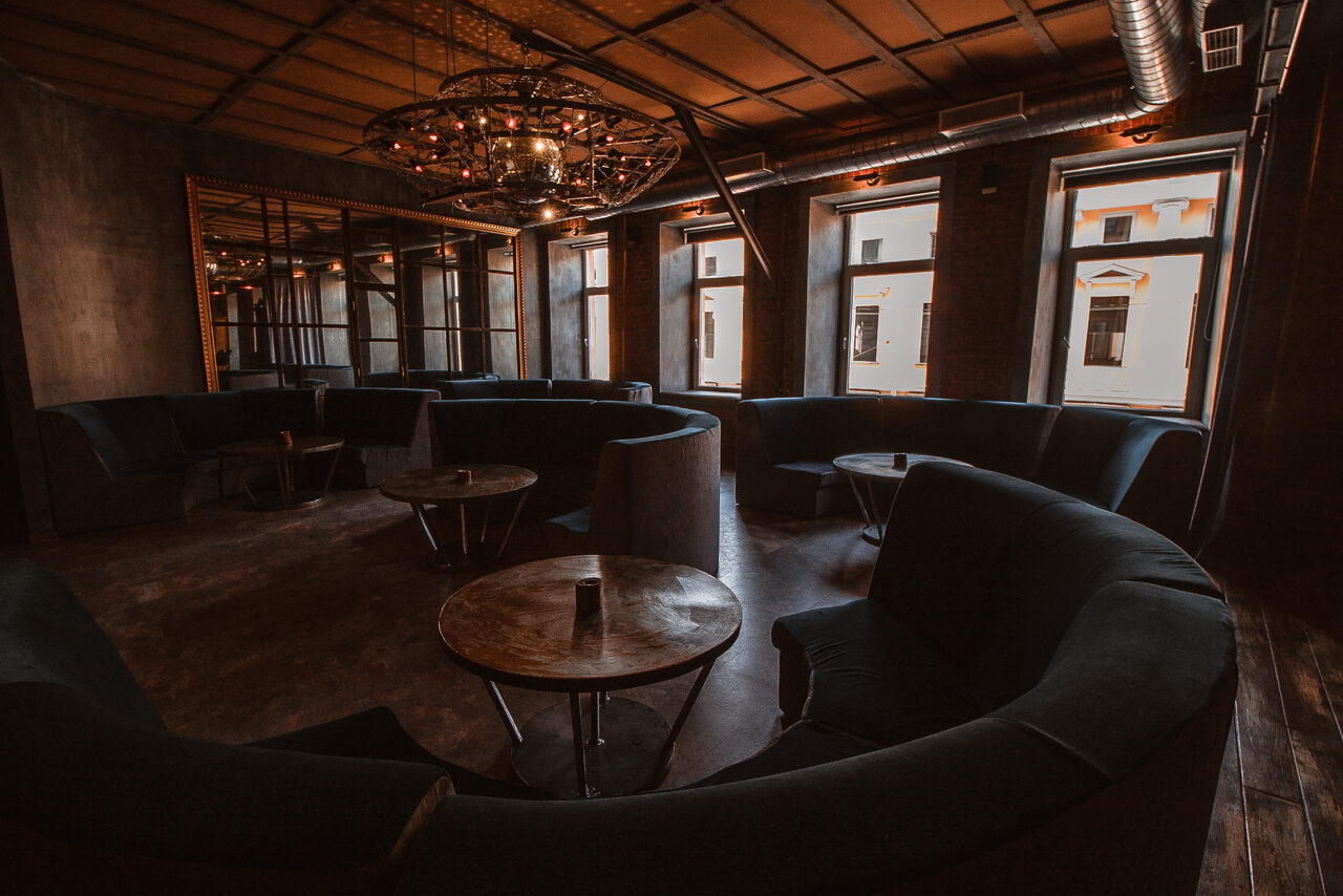 Арендовать Hedonist. Лаунж -лофт в историческом центре Петербурга