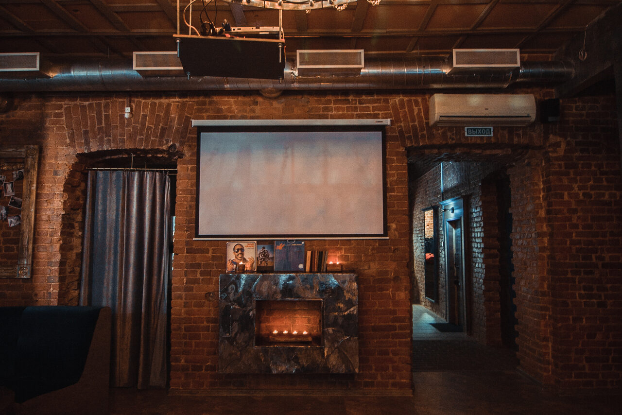 Арендовать Hedonist. Лаунж -лофт в историческом центре Петербурга