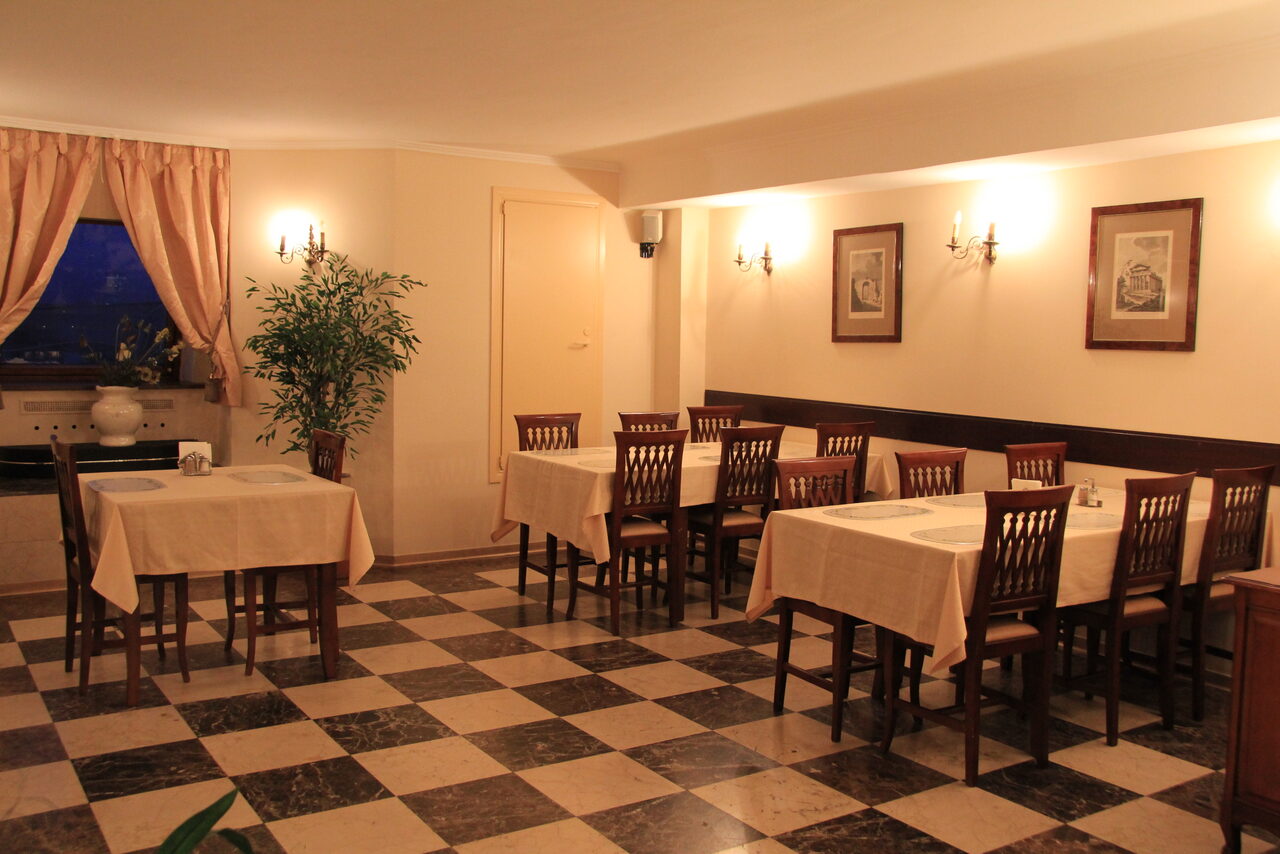 Арендовать Банкетный зал с верандой