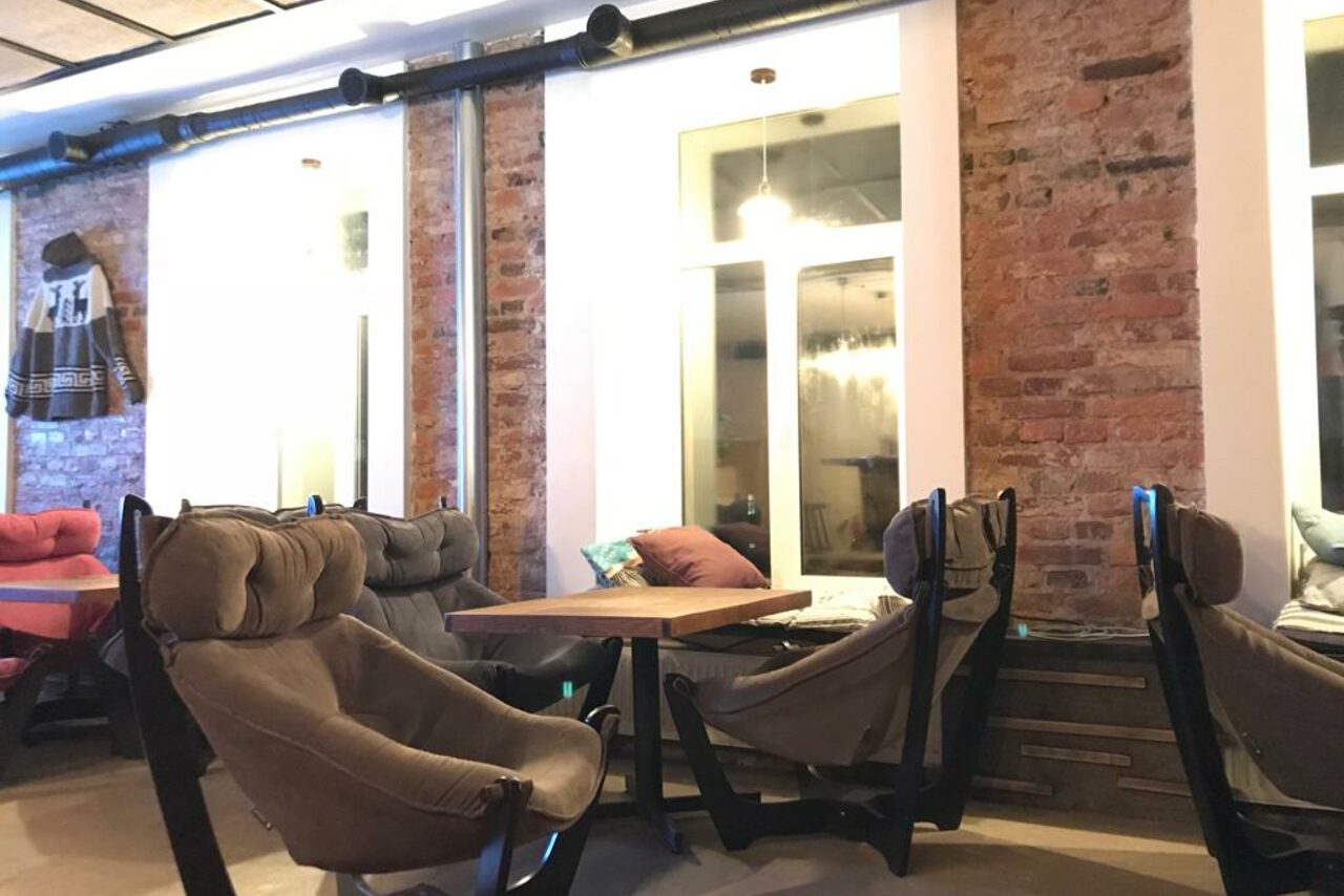 Арендовать Фактум. Уютный лофт с мягкими диванами