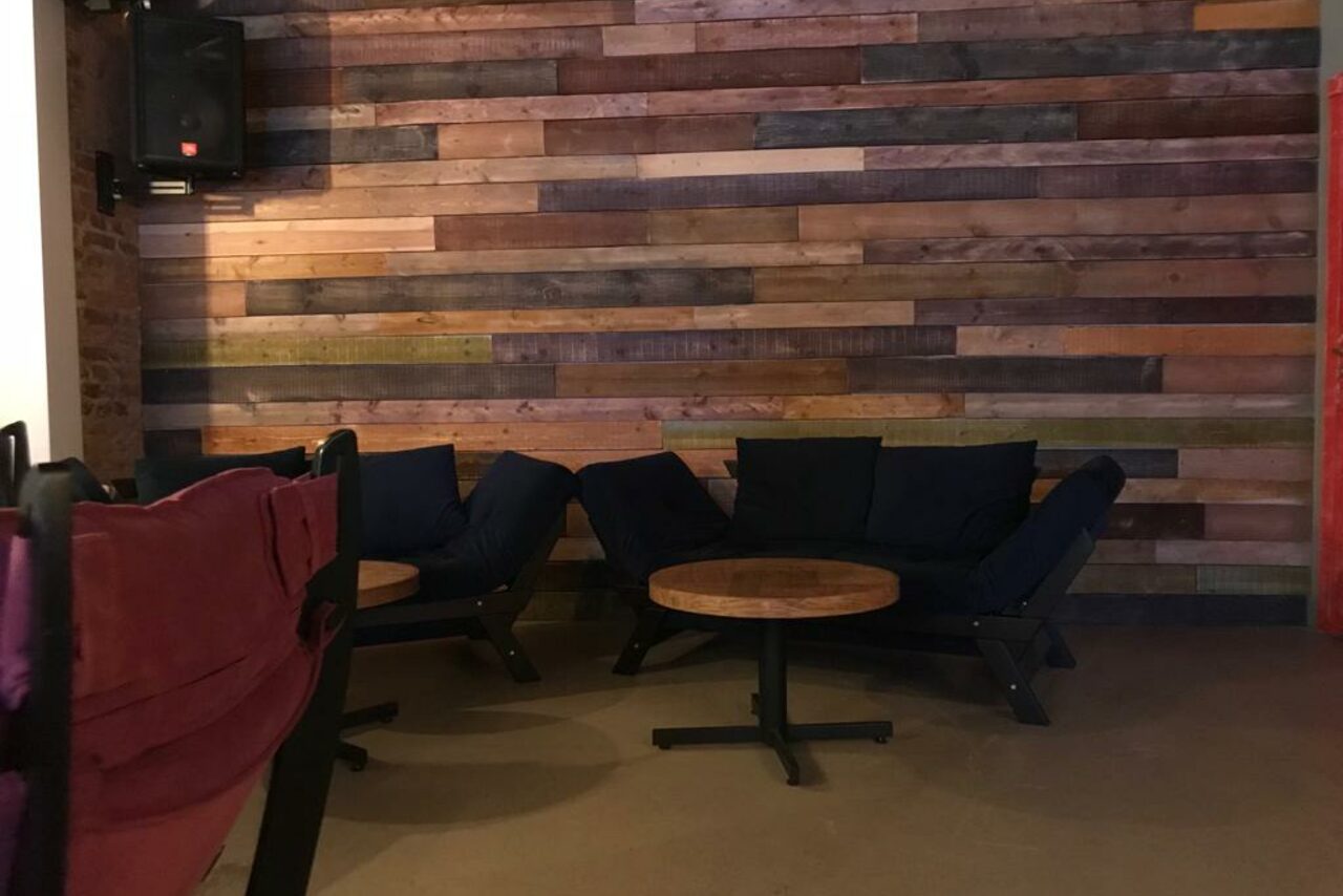 Арендовать Фактум. Уютный лофт с мягкими диванами