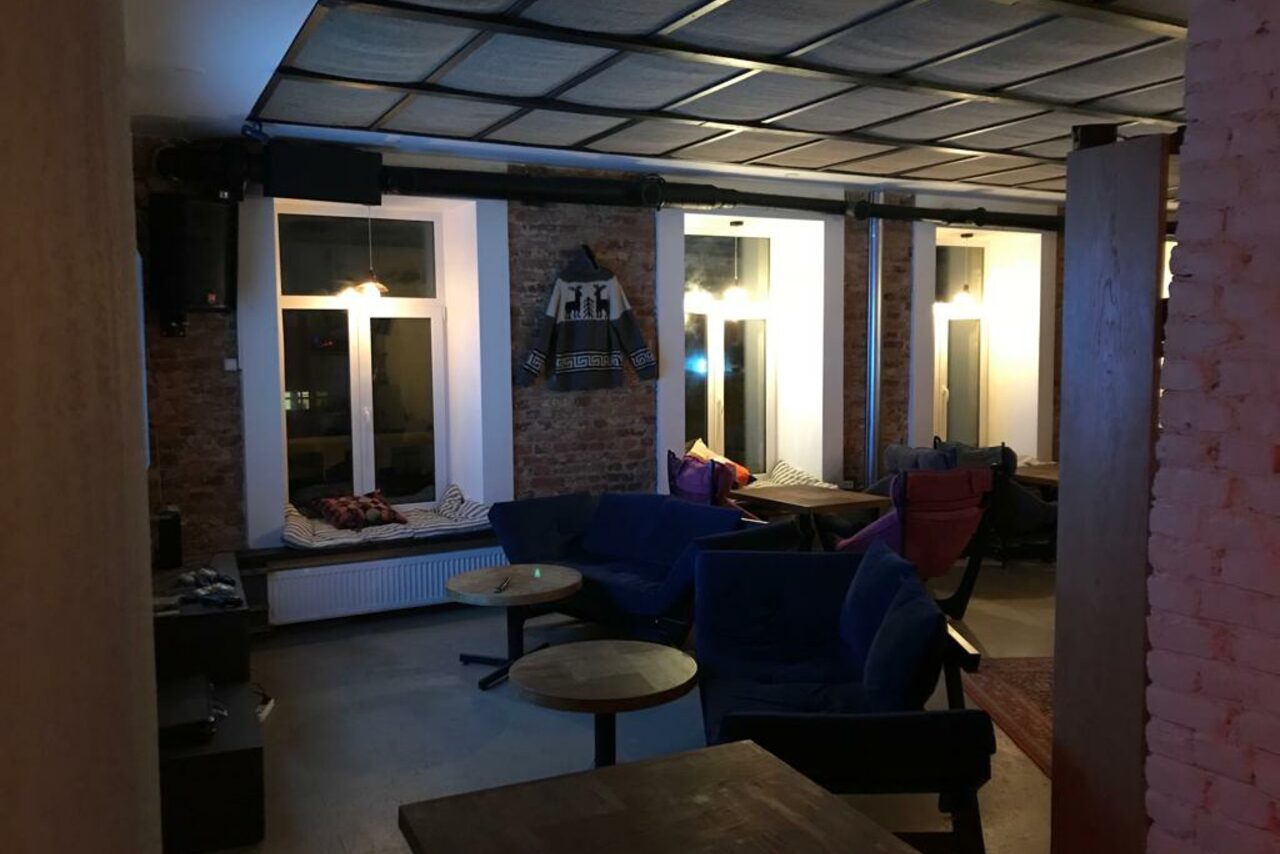 Арендовать Фактум. Уютный лофт с мягкими диванами