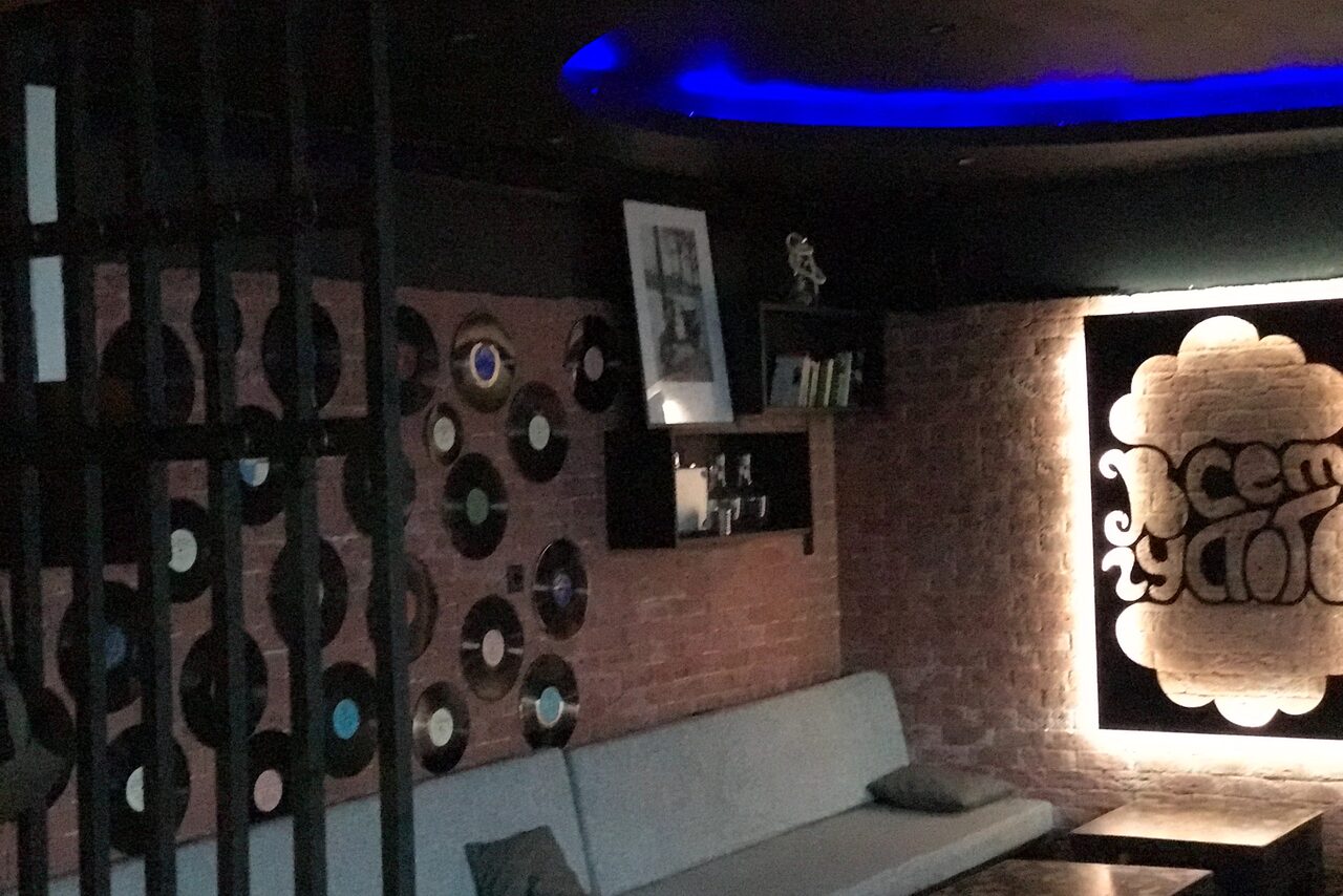 Арендовать Кальянная-Лофт Всем Густого