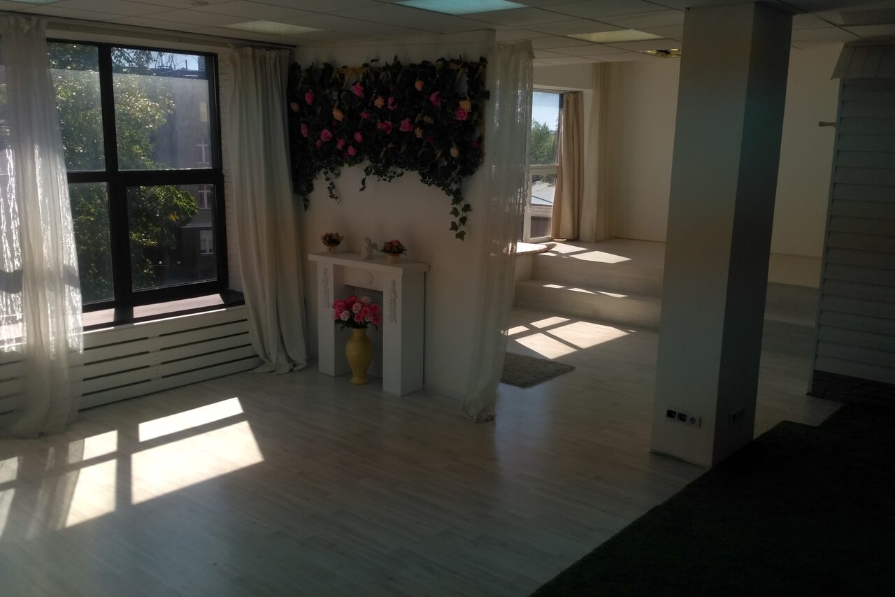 Арендовать Просторное светлое пространство фотостудии