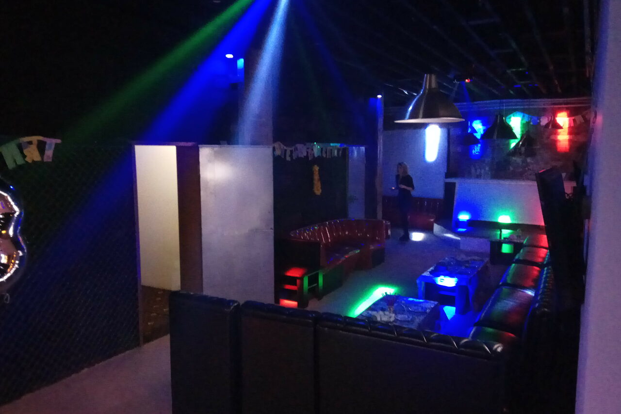 Арендовать Брутальный лофт с барной стойкой