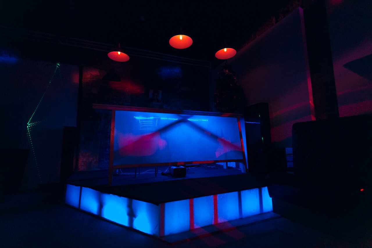 Арендовать Брутальный лофт с барной стойкой