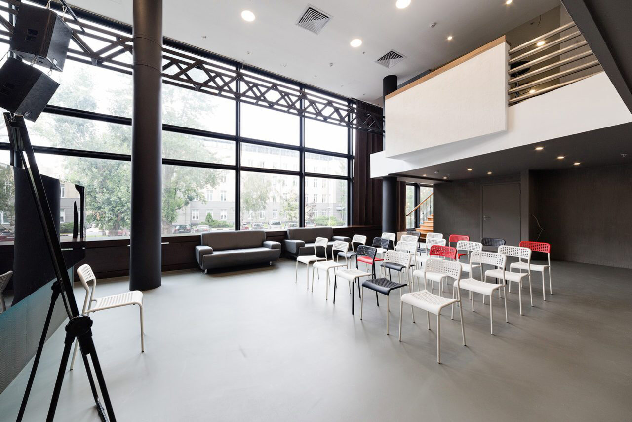 Арендовать Современный лофт с панорамными окнами