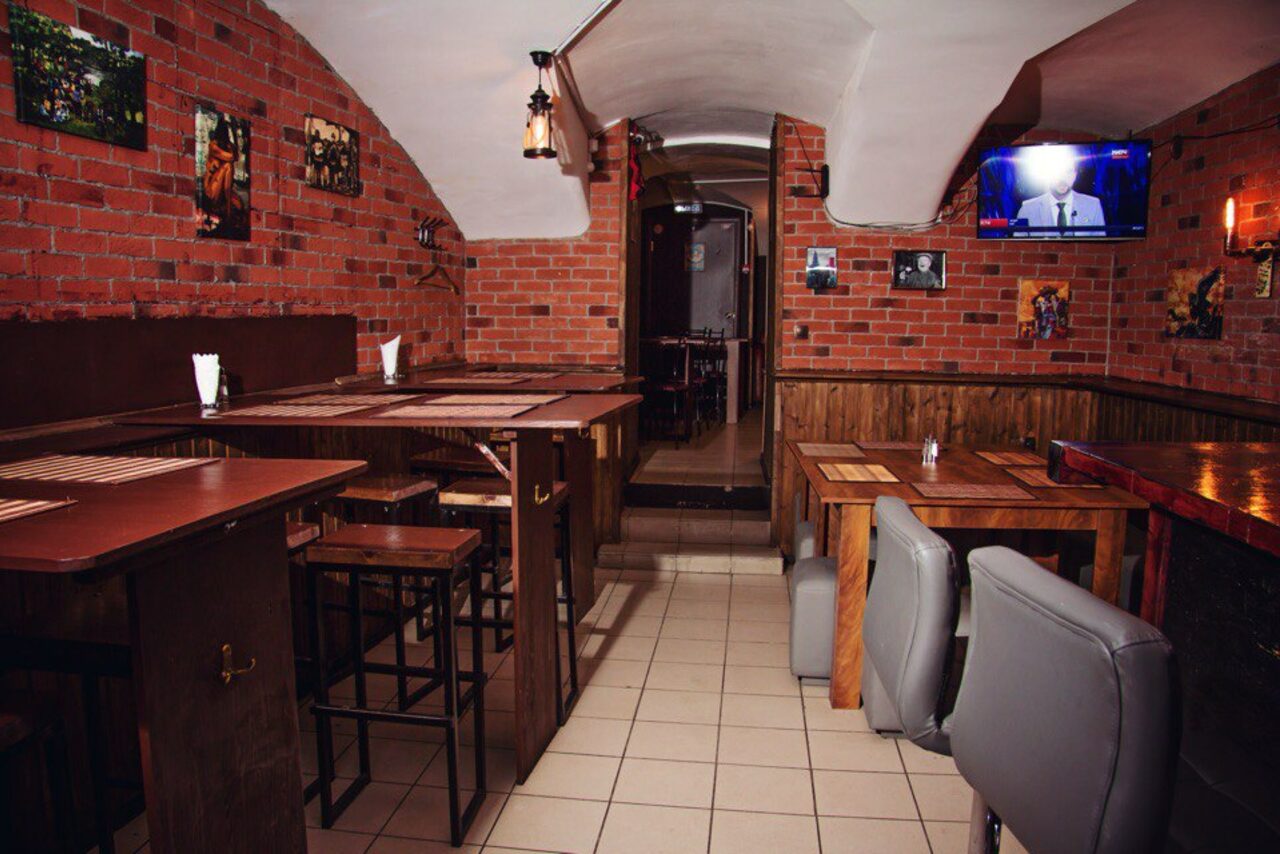 Арендовать Мама, я не пил. Бар под закрытие