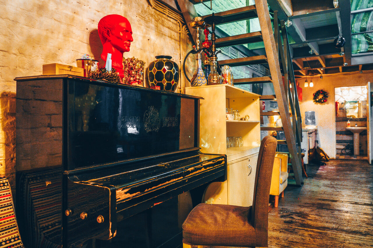 Арендовать Двухуровневый арт-лофт с собственной парковкой