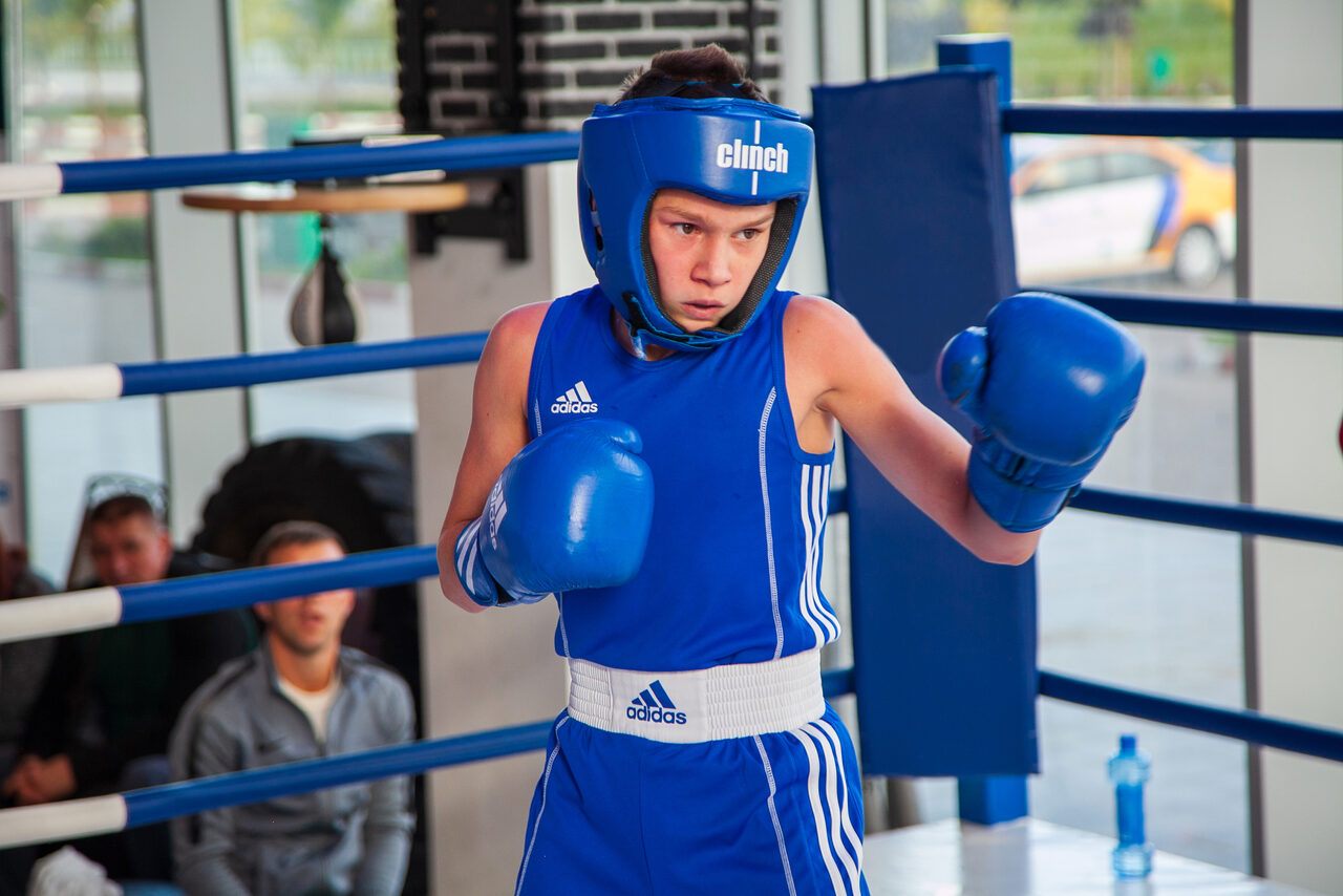 Арендовать Hall with boxing ring and panoramic windows 