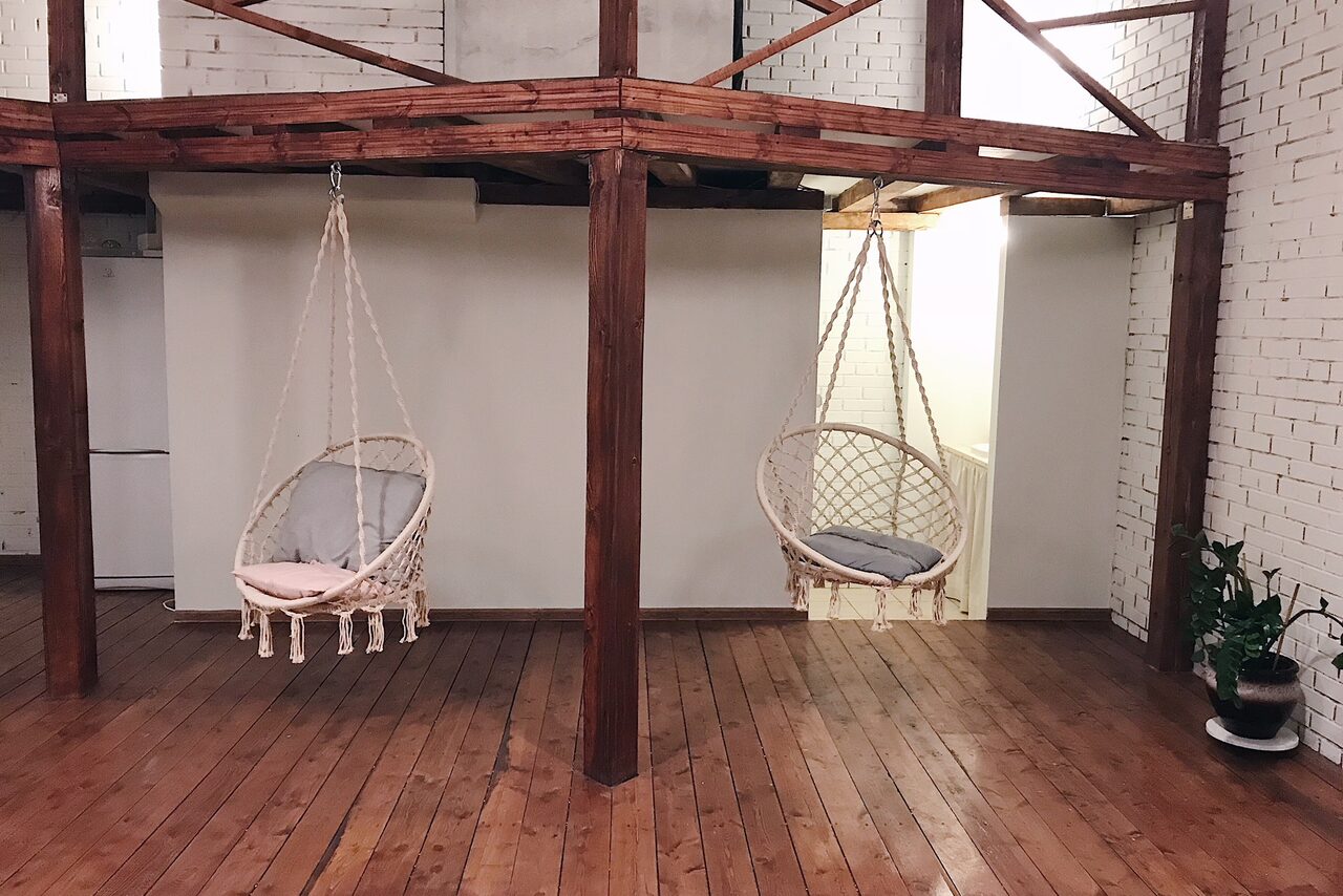 Арендовать Двухуровневый лофт на мансардном этаже