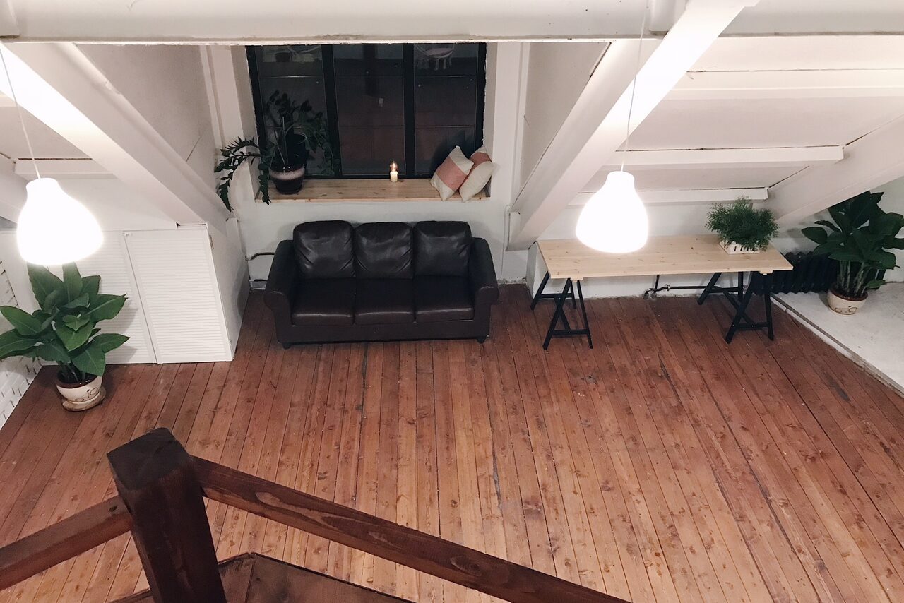 Арендовать Двухуровневый лофт на мансардном этаже