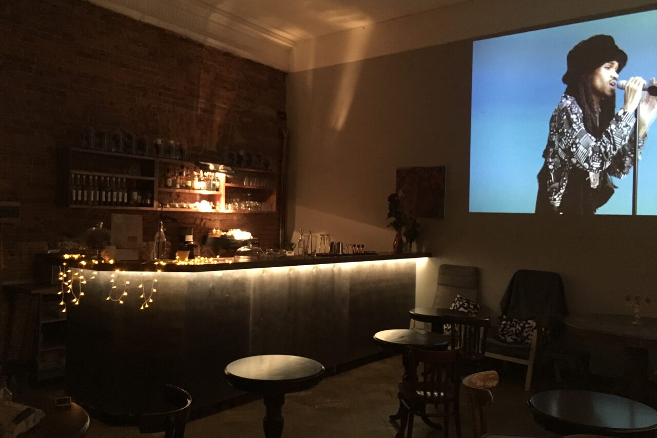 Арендовать Современное кафе – бывшая княжеская спальня