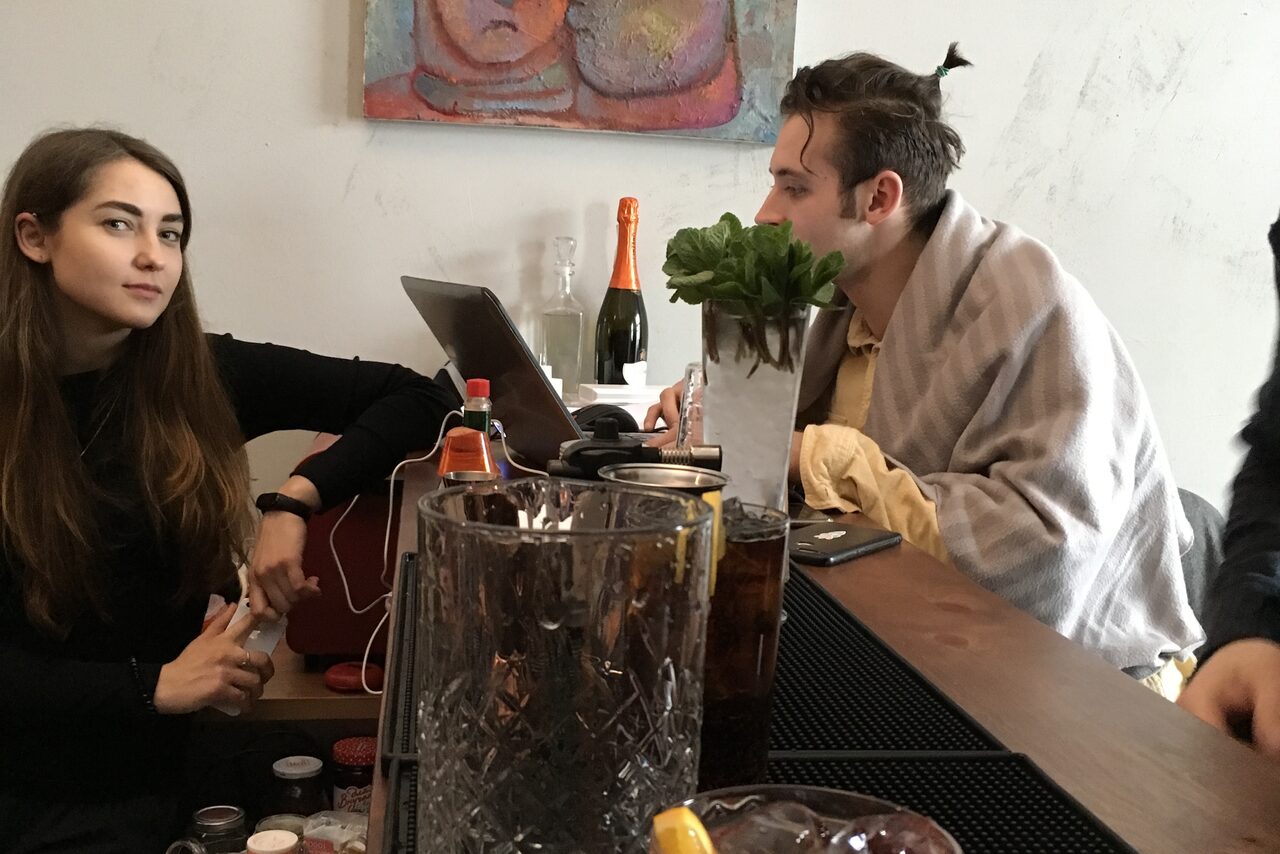 Арендовать Современное кафе – бывшая княжеская спальня