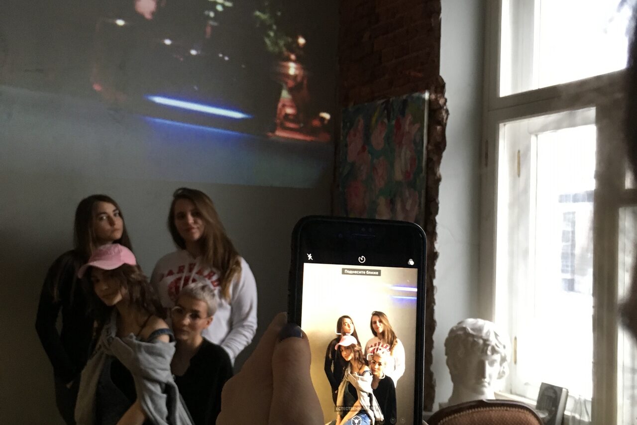 Арендовать Современное кафе – бывшая княжеская спальня