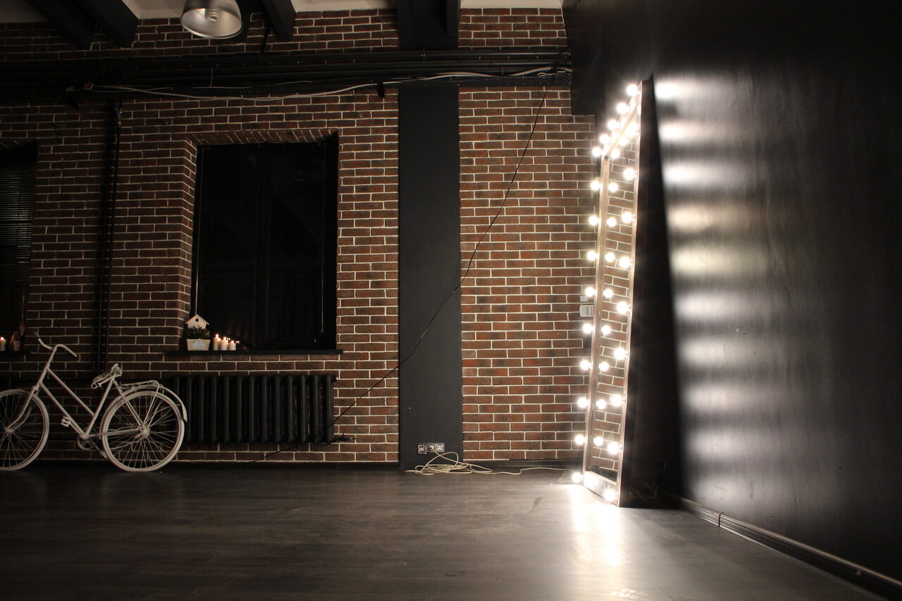 Арендовать Лофт с качелями в эко стиле