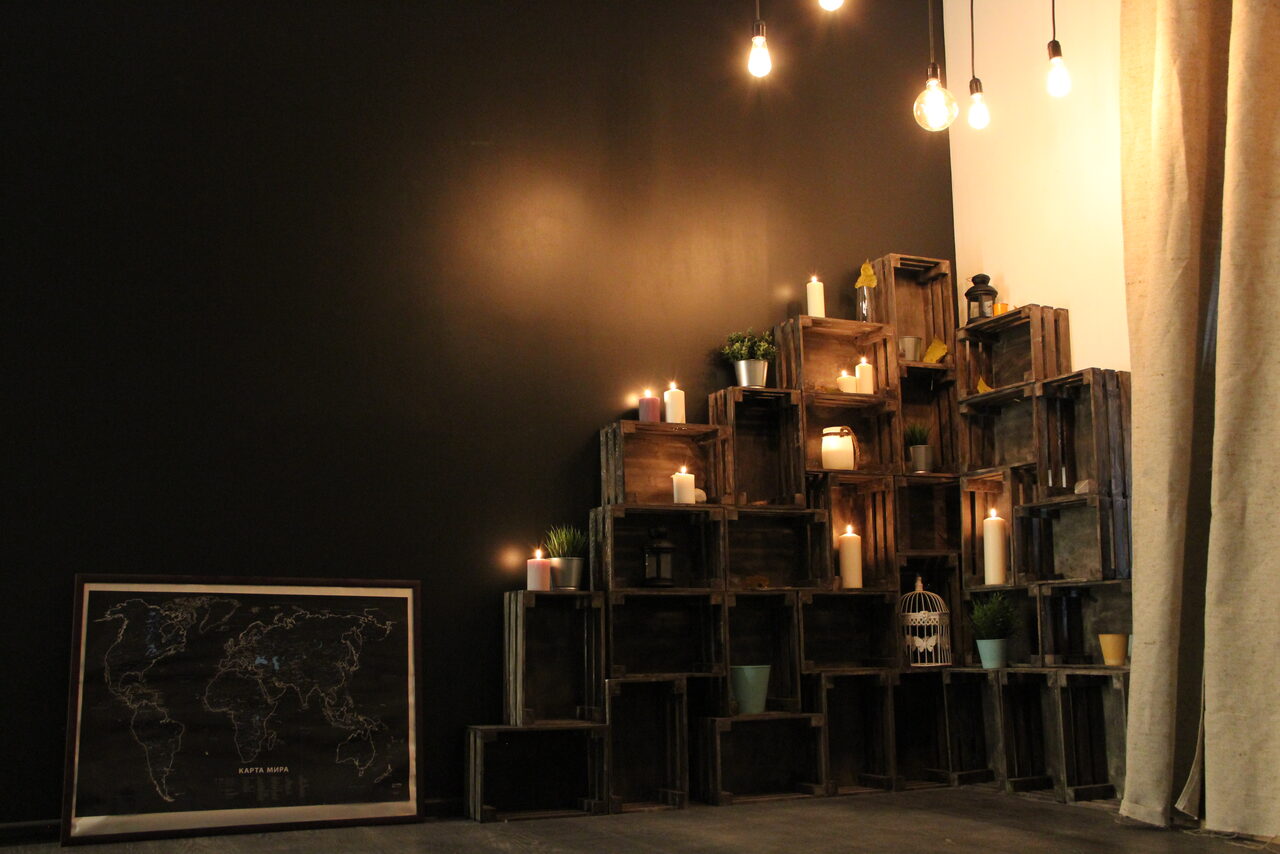 Арендовать Лофт с качелями в эко стиле