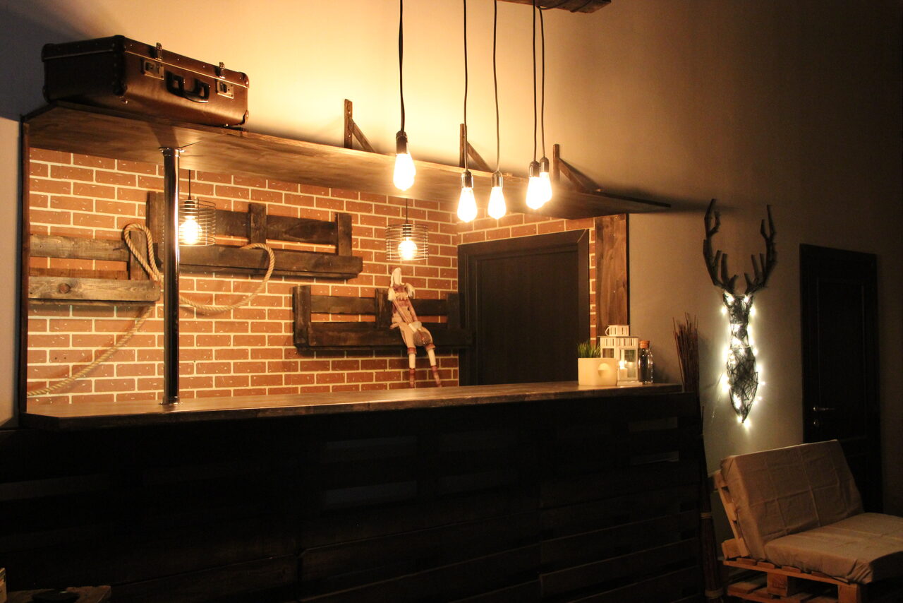 Арендовать Лофт с качелями в эко стиле