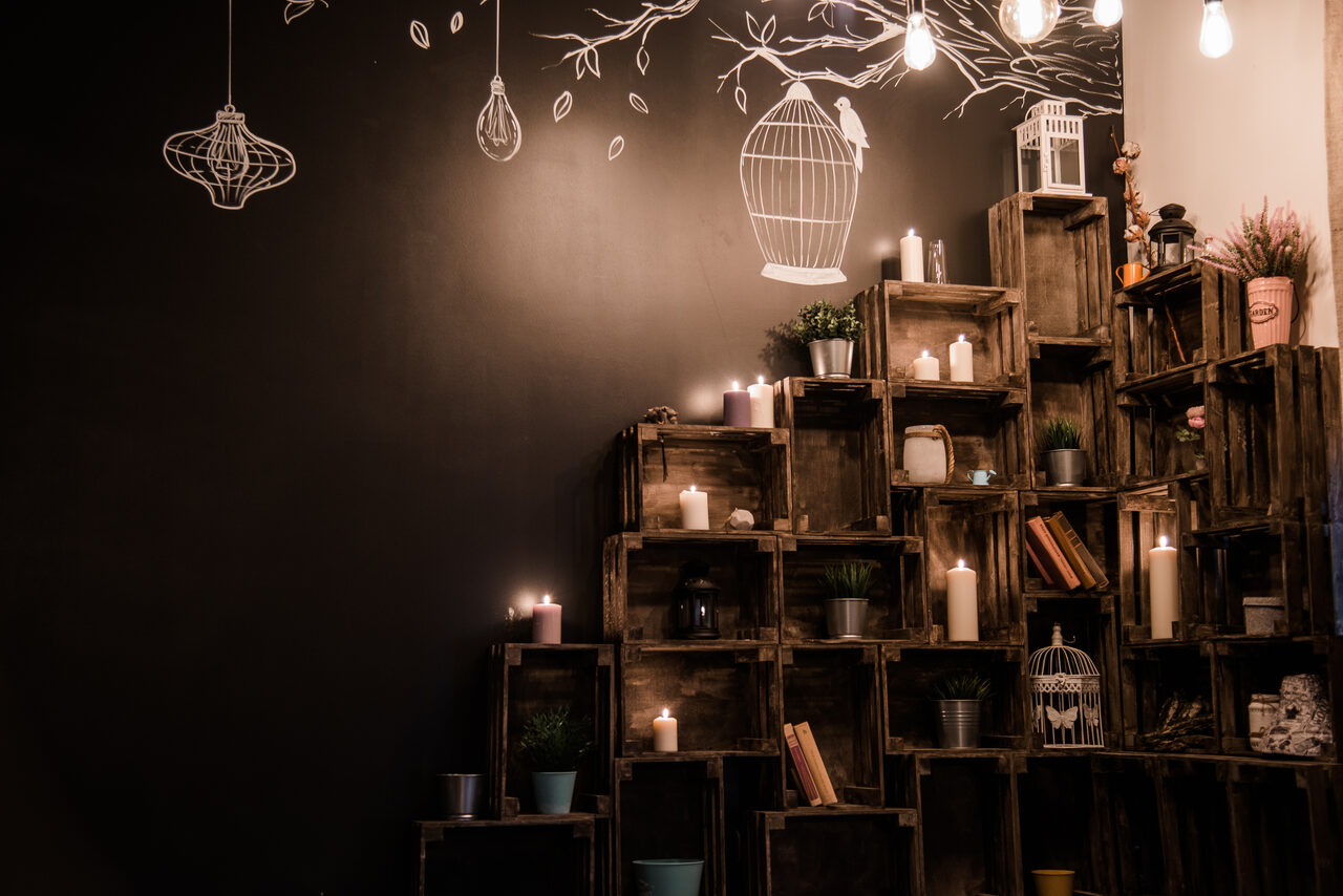 Арендовать Лофт с качелями в эко стиле