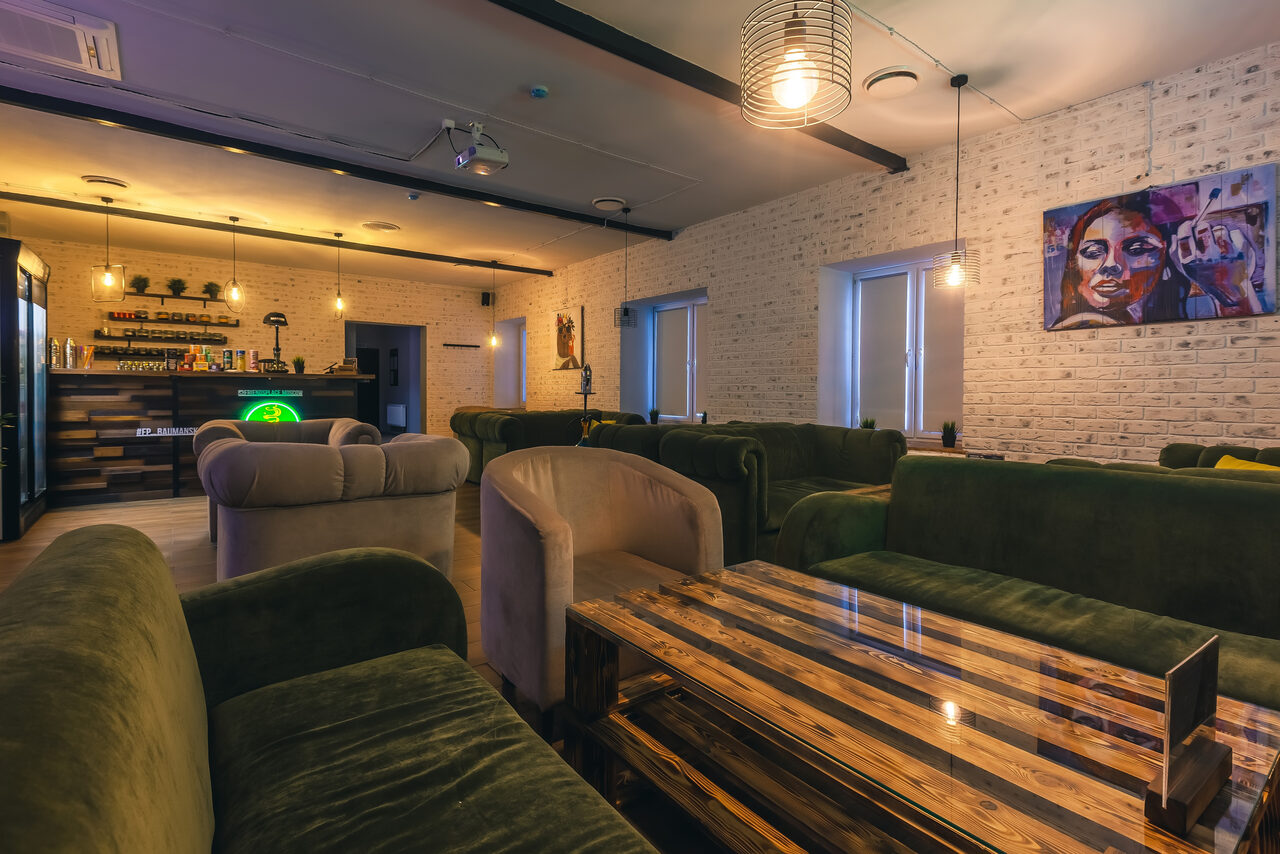 Арендовать Лаунж-бар Friends place в Москве