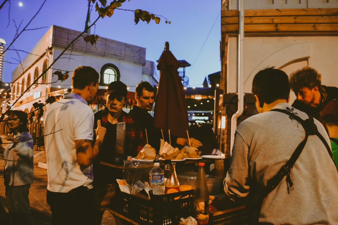 Арендовать Уютный маленький бар