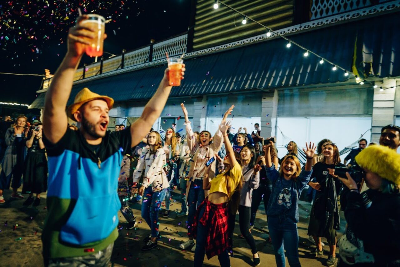 Арендовать Уютный маленький бар