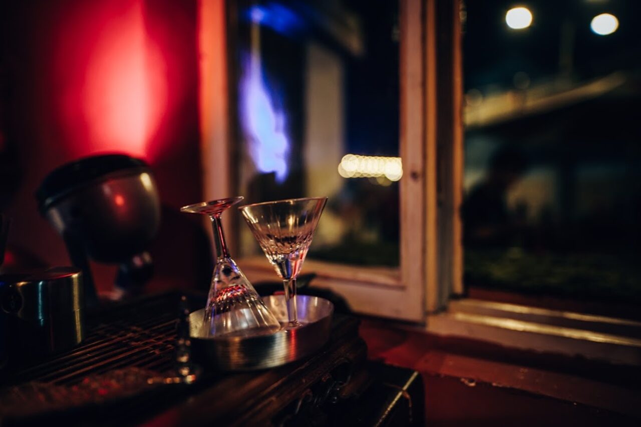 Арендовать Уютный маленький бар