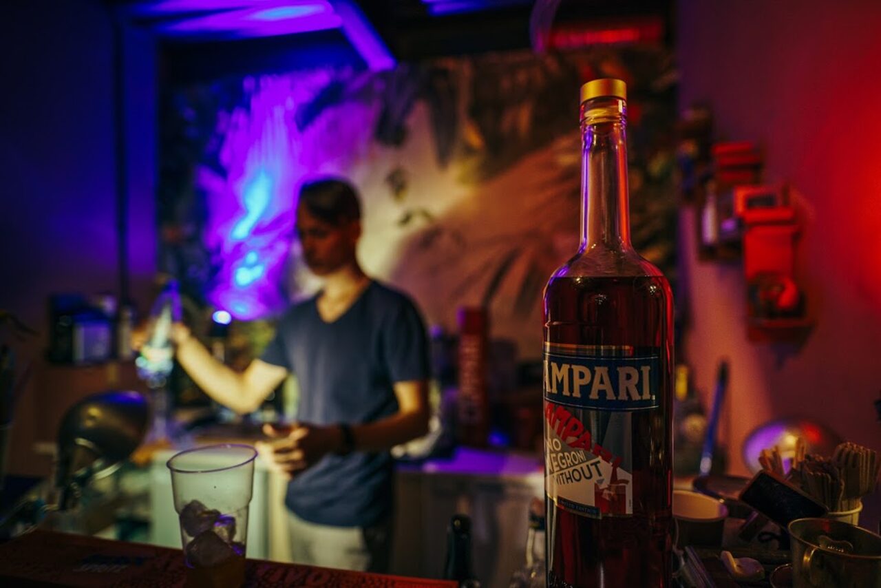 Арендовать Уютный маленький бар