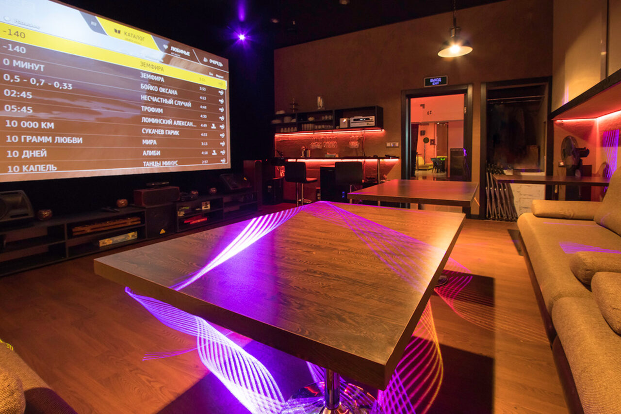 Арендовать Karaoke loft with light music