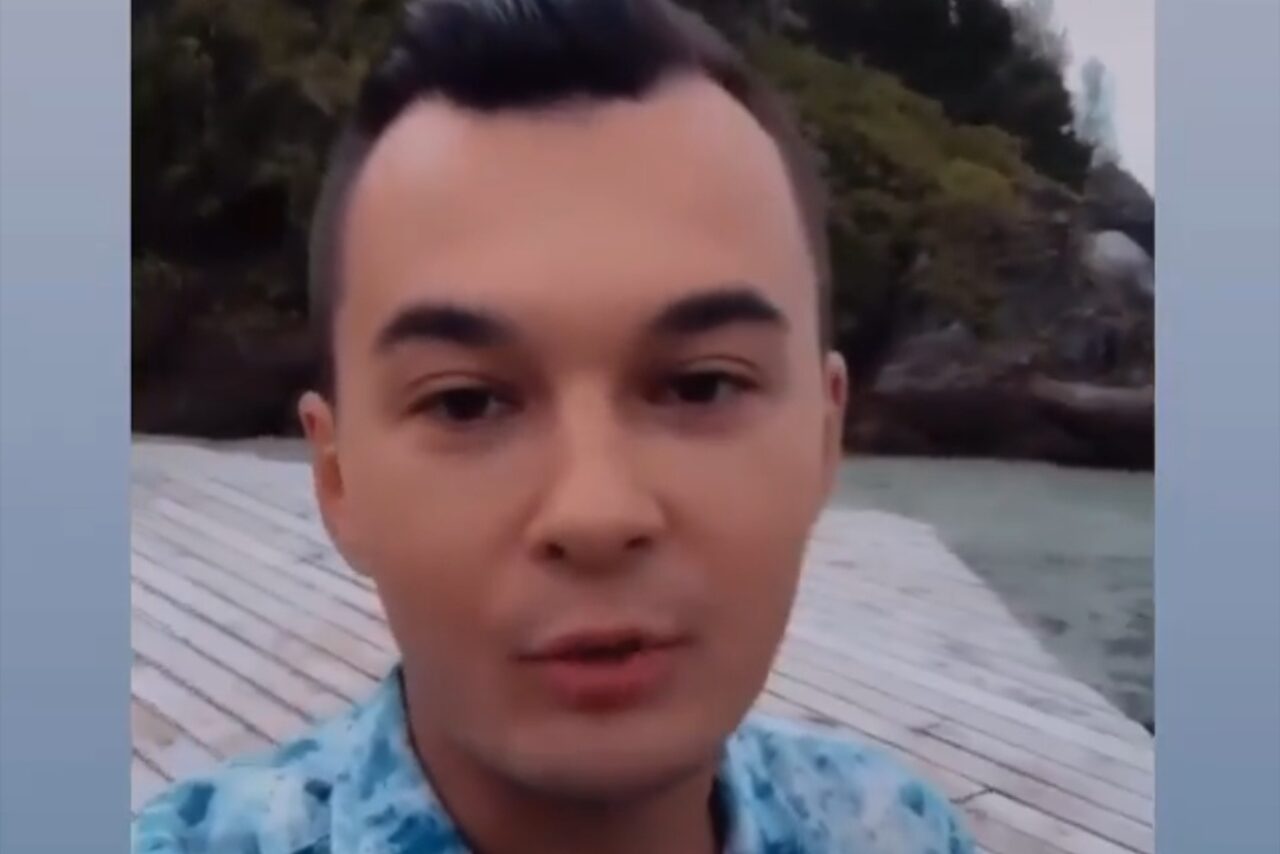 Арендовать Karaoke loft with light music