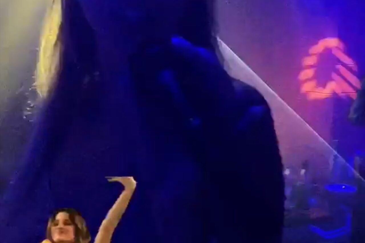 Арендовать Karaoke loft with light music