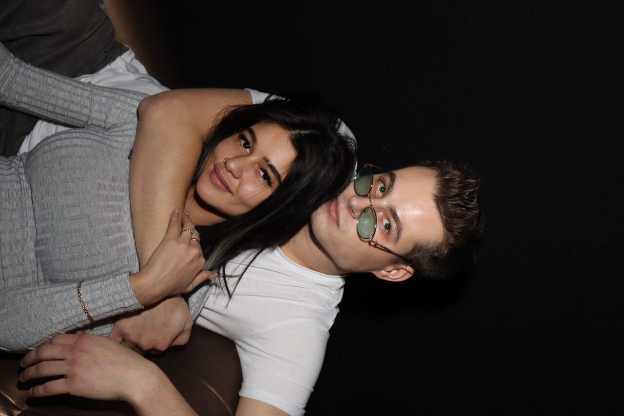 Арендовать Karaoke loft with light music