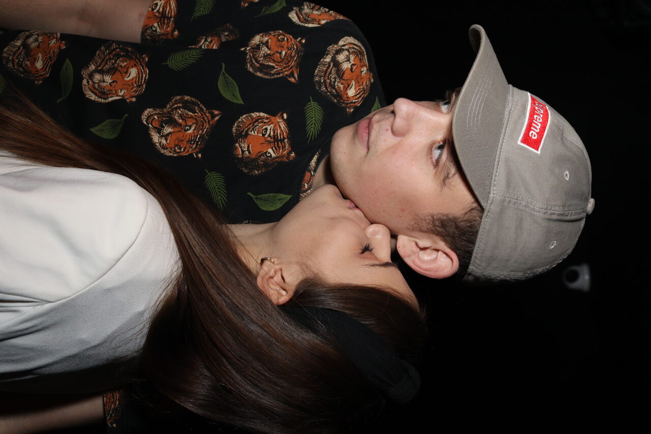 Арендовать Karaoke loft with light music