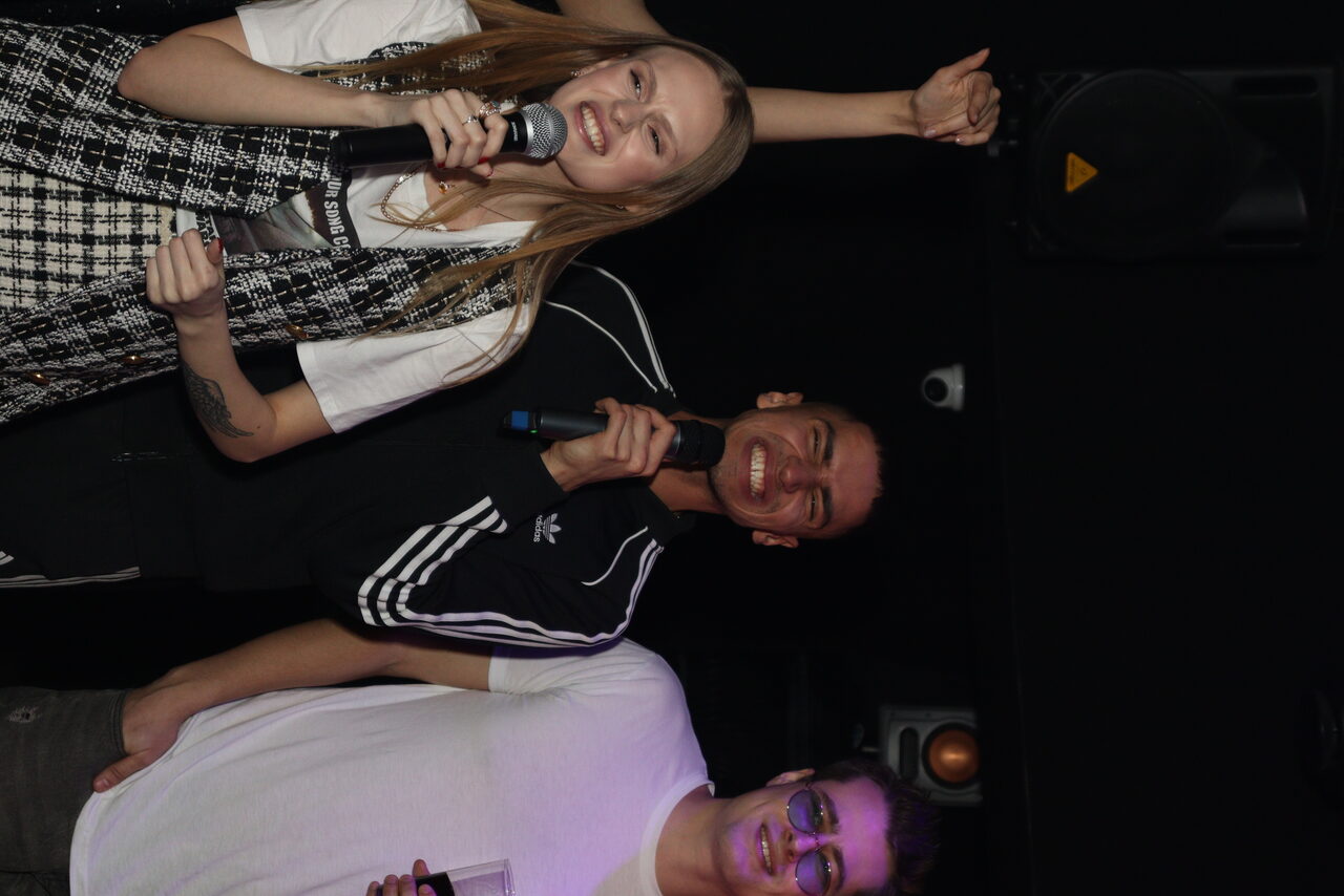 Арендовать Karaoke loft with light music