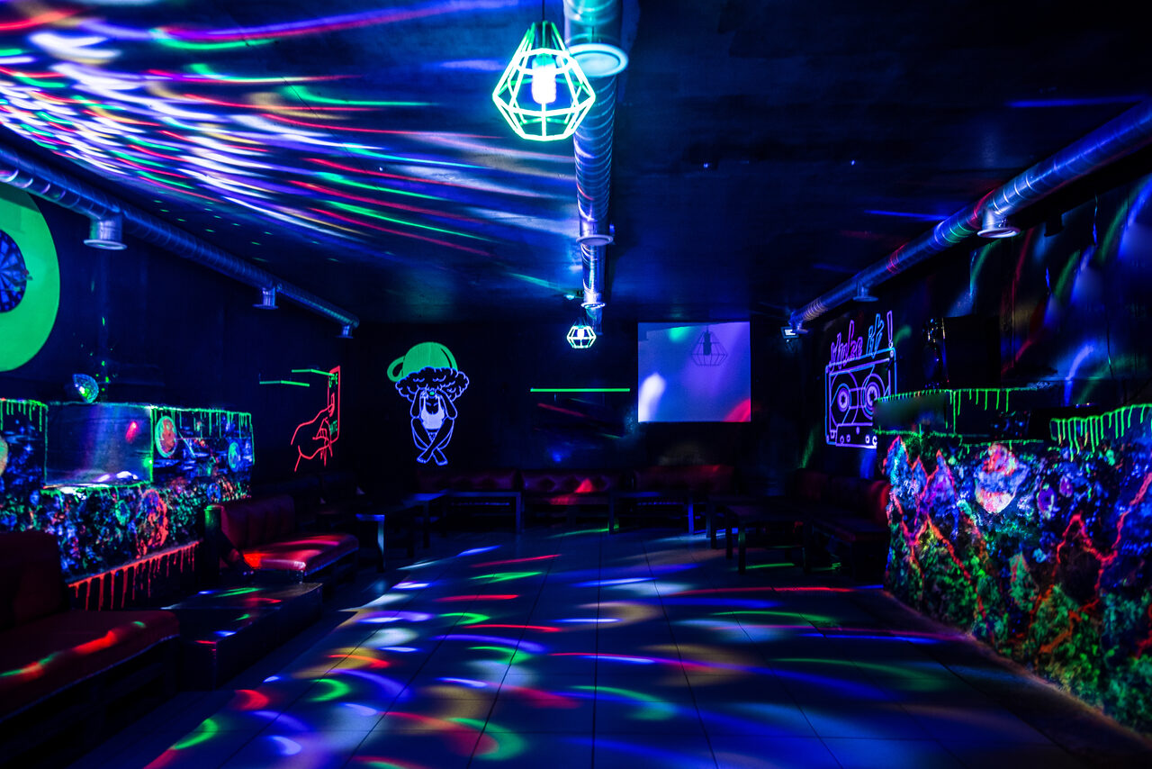 Арендовать  Design loft with lounge area